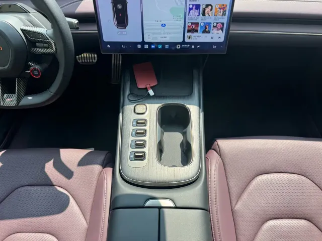 Xiaomi SU7 — Фото автомобиля 15