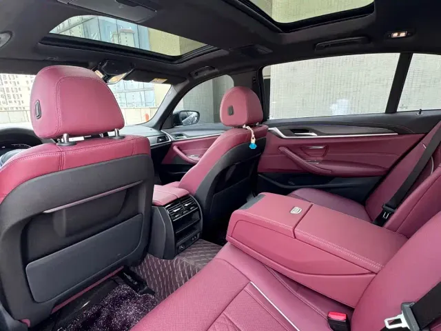 BMW 5 Series — Фото автомобиля 9