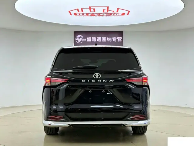 Toyota Sienna — Фото автомобиля 8