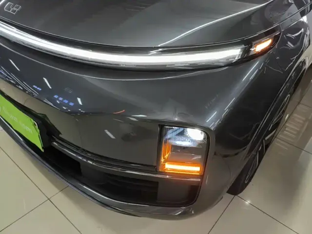 Li Auto L9 — Фото автомобиля 23
