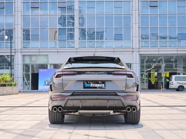 Lamborghini Urus — Фото автомобиля 8