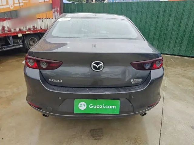 Mazda Axela — Фото автомобиля 5