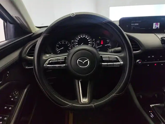 Mazda Axela — Фото автомобиля 15