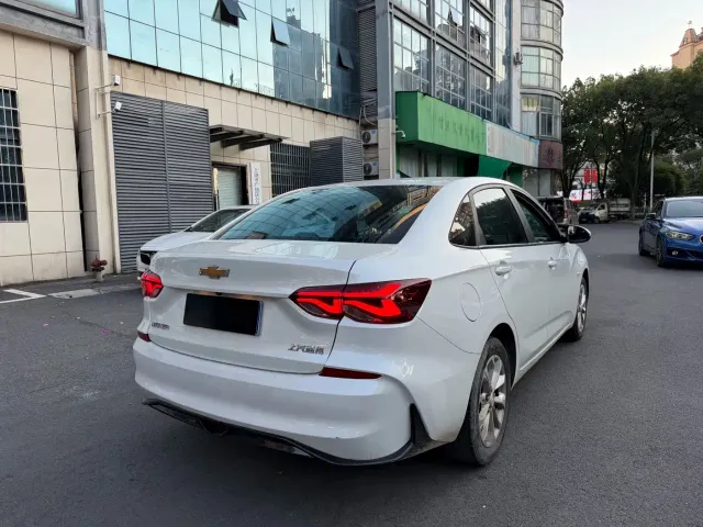 Chevrolet Monza — Фото автомобиля 6