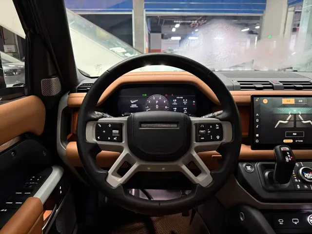 Land Rover Defender — Фото автомобиля 17