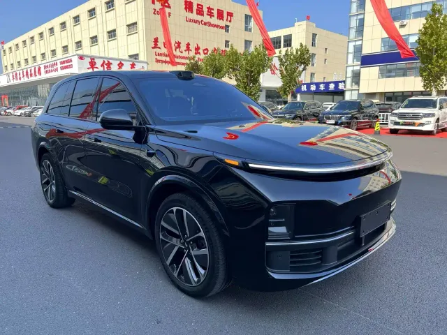 Li Auto L8 — Фото автомобиля 2