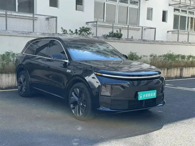 Li Auto L6 — Фото автомобиля 12