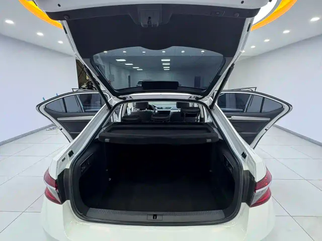 Skoda Superb — Фото автомобиля 15