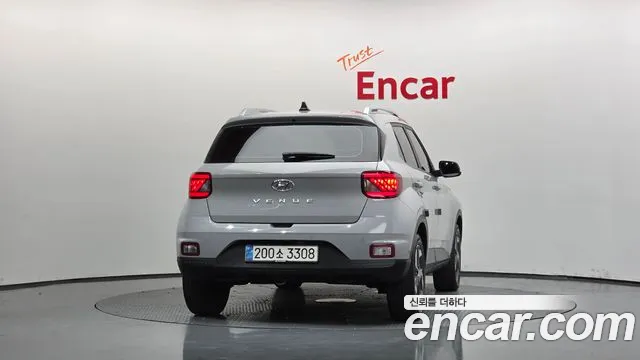 Hyundai Venue — Фото автомобиля 4