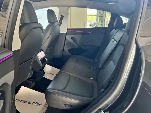 Tesla Model Y — Фото автомобиля 12