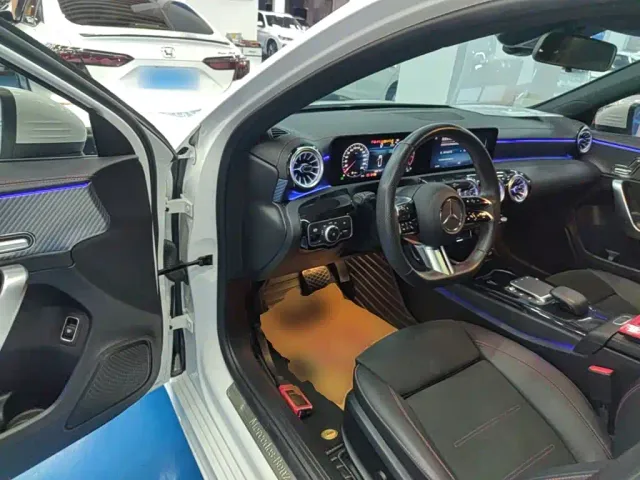 Mercedes-Benz A-Class — Фото автомобиля 15