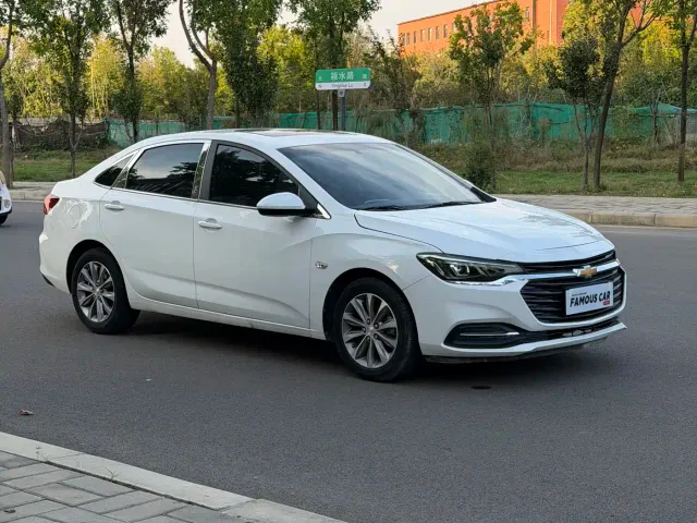Chevrolet Monza — Фото автомобиля 3