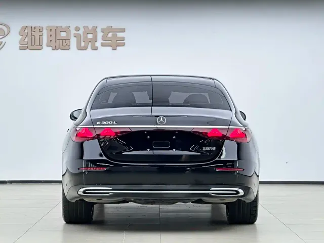 Mercedes-Benz E-Class — Фото автомобиля 8