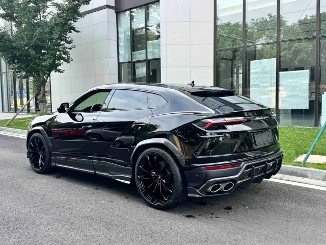 Lamborghini Urus — Фото автомобиля 10