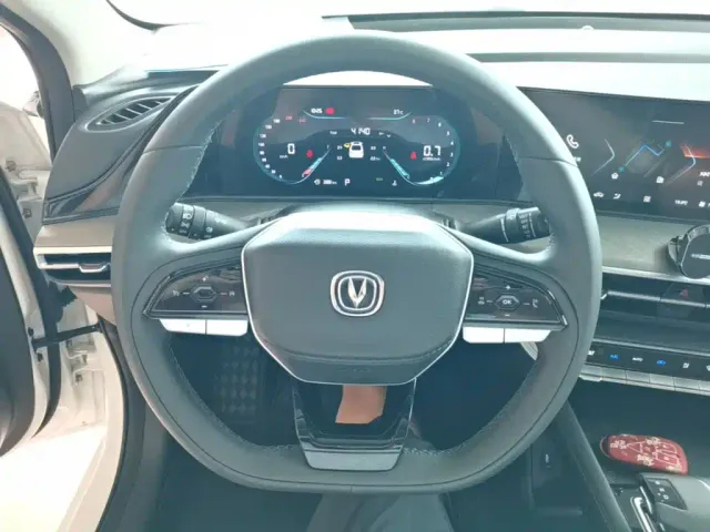Changan Eado — Фото автомобиля 10