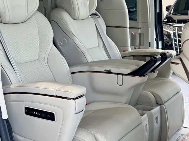 Lexus Lexus LM 2023 500h 6-Seater Prestige Edition — Фото автомобиля 6