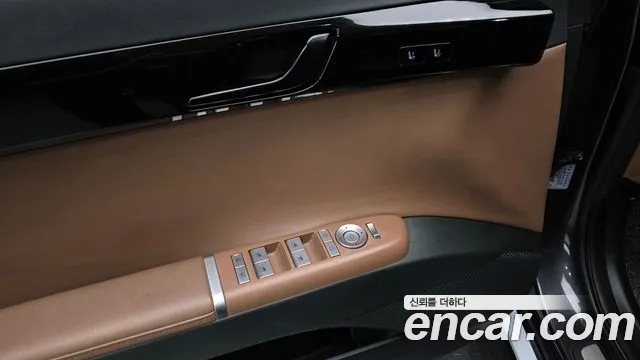 Hyundai Grandeur GN7 — Фото автомобиля 30