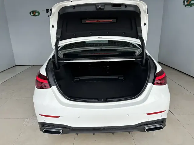 Mercedes-Benz C-Class — Фото автомобиля 28
