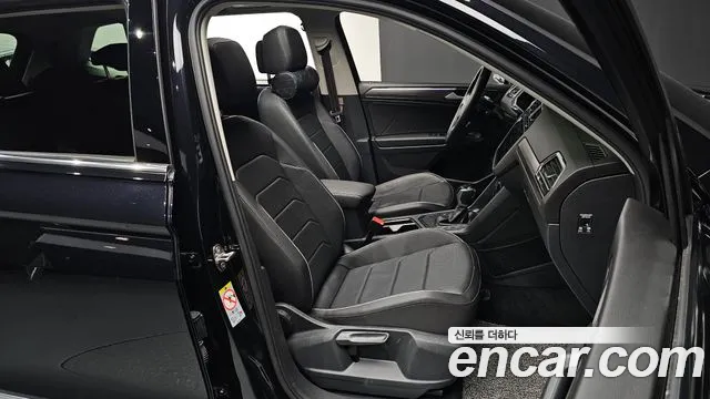 Volkswagen Tiguan — Фото автомобиля 10
