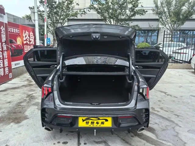 Lynk & Co Lynk & Co 03 2023 1.5TD DCT Power Plus — Фото автомобиля 8