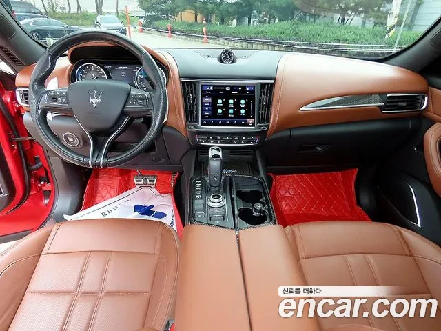 Maserati Levante — Фото автомобиля 7