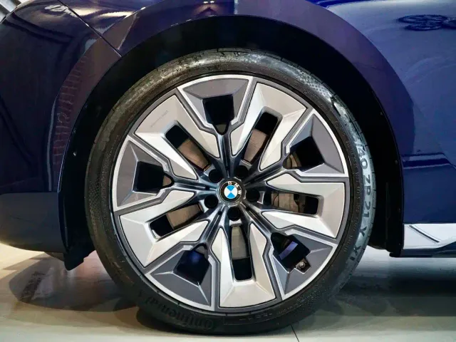 BMW 7 Series — Фото автомобиля 18