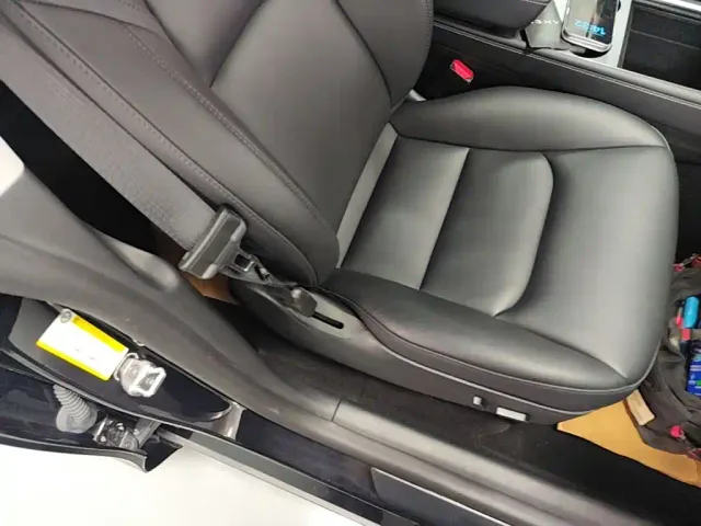 Tesla Model Y — Фото автомобиля 24
