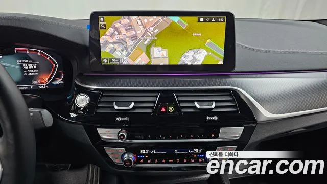BMW 5-Series — Фото автомобиля 12
