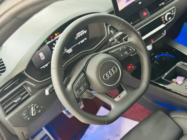 Audi A4L — Фото автомобиля 13