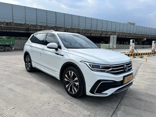 Volkswagen Tiguan L — Фото автомобиля 3