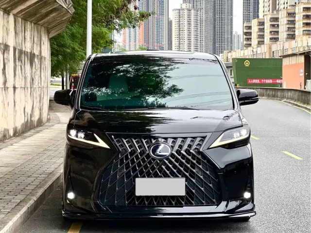Lexus LM — Фото автомобиля 3