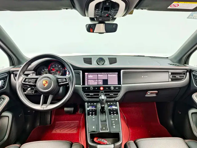Porsche Macan — Фото автомобиля 12