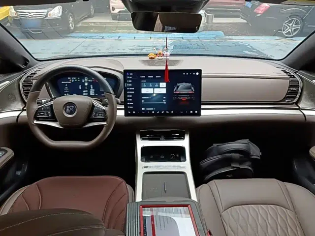 BYD Han — Фото автомобиля 9