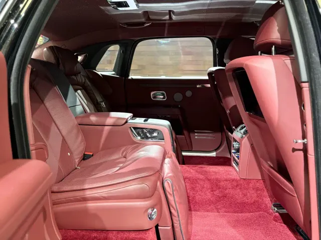 Rolls-Royce Ghost — Фото автомобиля 21