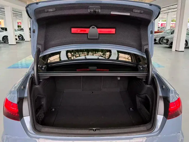 Audi A4L — Фото автомобиля 8