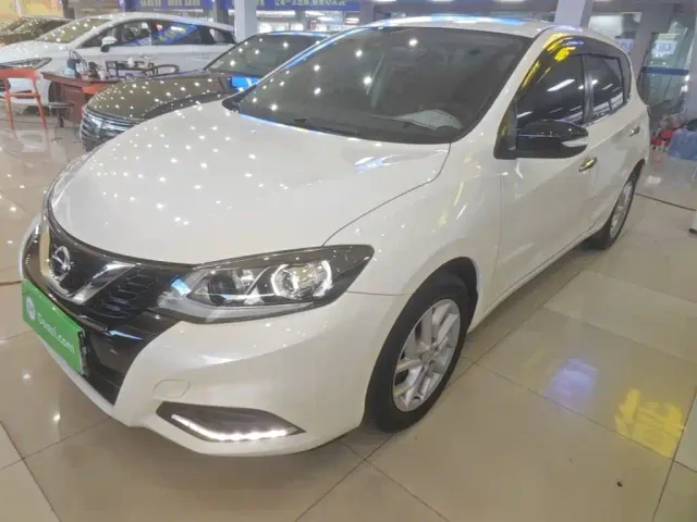 Фотография автомобиля — Nissan Tiida