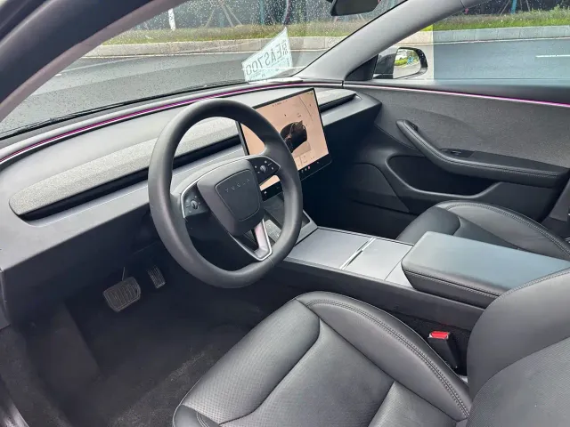 Tesla Model 3 — Фото автомобиля 5
