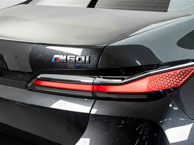 BMW i7 — Фото автомобиля 8