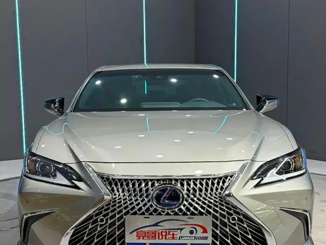 Lexus ES — Фото автомобиля 2