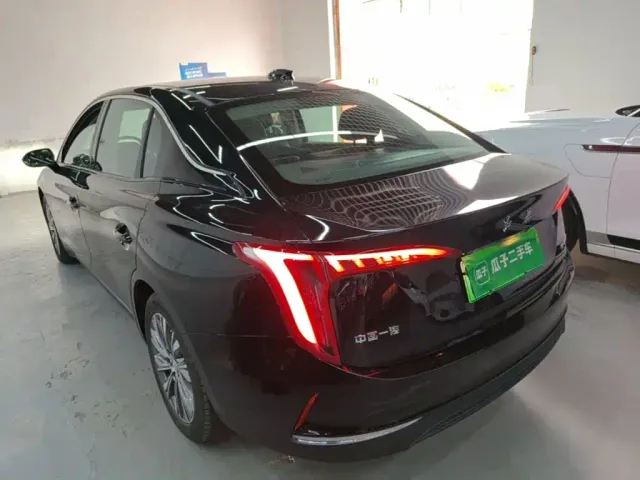 Hongqi E-QM5 — Фото автомобиля 4