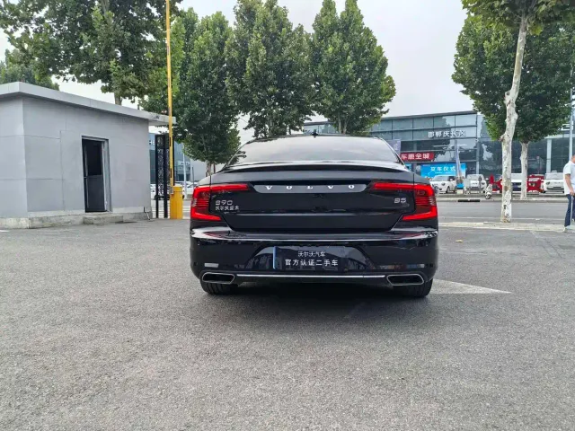 Volvo S90 — Фото автомобиля 12