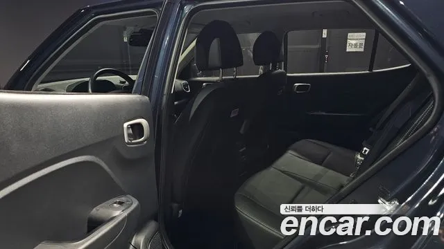 Hyundai Venue — Фото автомобиля 12