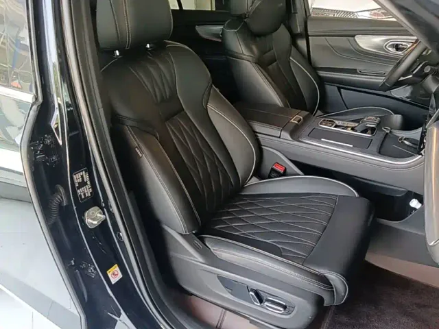 GAC Trumpchi GS8 — Фото автомобиля 24