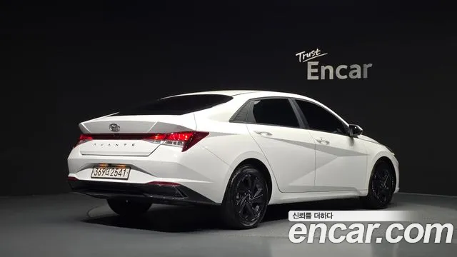 Hyundai Avante CN7 — Фото автомобиля 2