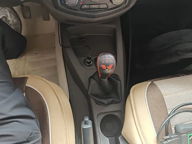 Wuling Hongguang — Фото автомобиля 12