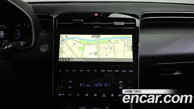 Hyundai Tucson Tucson (NX4) Бензин 1.6 турбо 2WD — Фото автомобиля 15