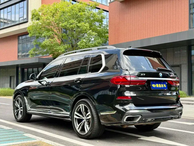 BMW X7 — Фото автомобиля 7