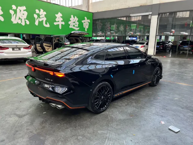 Changan UNI-V — Фото автомобиля 10