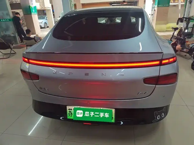 Xpeng P7 — Фото автомобиля 5