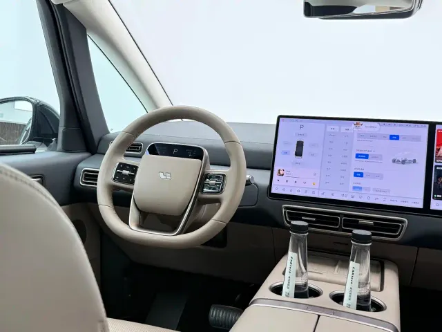 Li Auto MEGA — Фото автомобиля 15